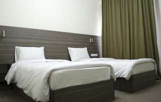 Отель Hotel M9 Тбилиси Двухместный номер с 1 кроватью или 2 отдельными кроватями-7