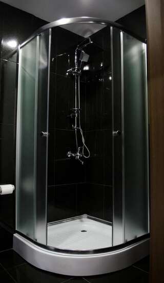 Отель Hotel M9 Тбилиси Номер с кроватью размера «king-size» и балконом-2